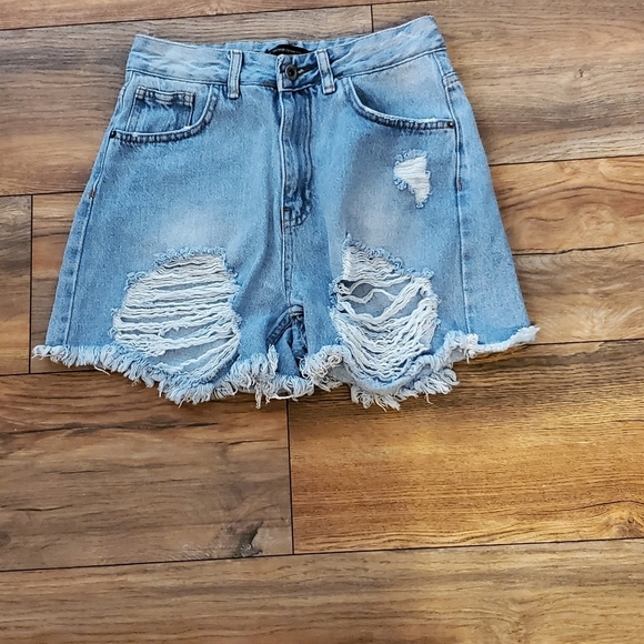 Vintage Denim Company Distressed Jean Shorts - Picture 2 of 6